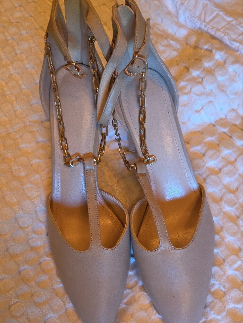 Pointed Toe Chain-Strap Pumps in Tan Size 10 - Picture 3 of 5